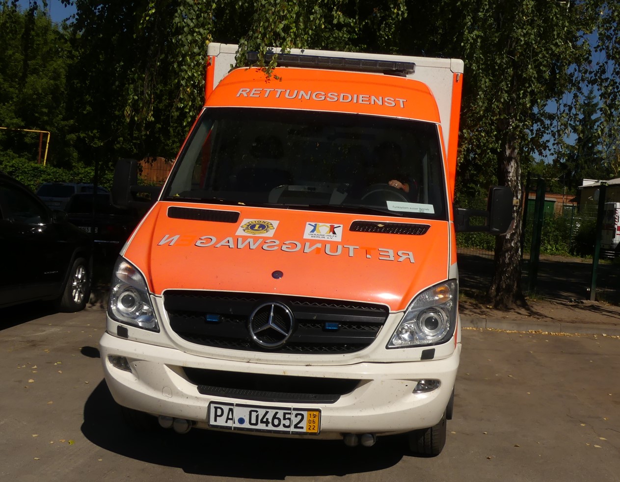 В якості гуманітарної допомоги Центру – «Mercedes Benz Sprinter»